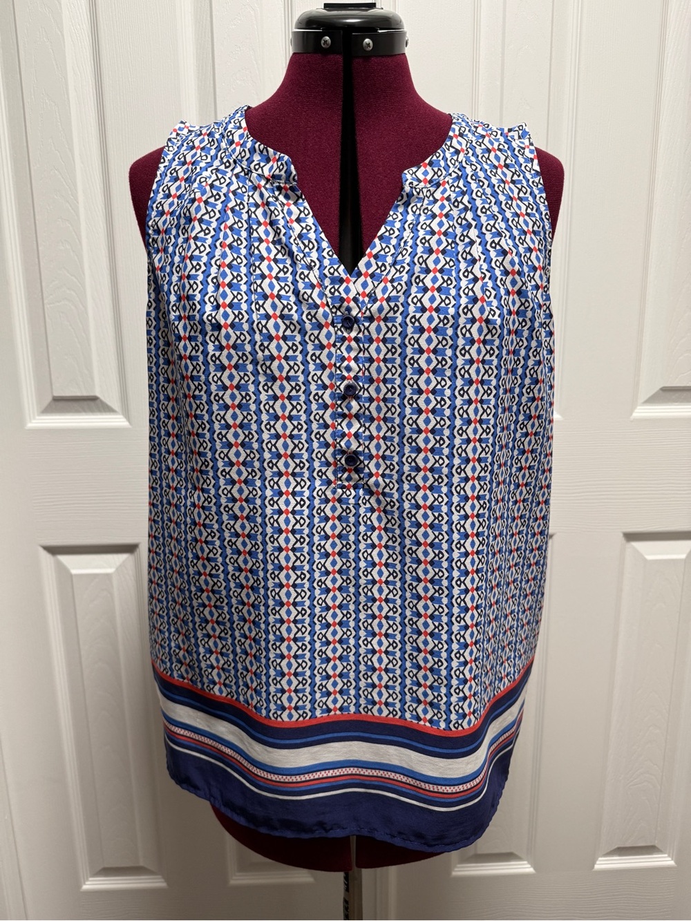 Skies Are Blue Blue, White & Orange Geometric V-Neck Sleeveless Camisole